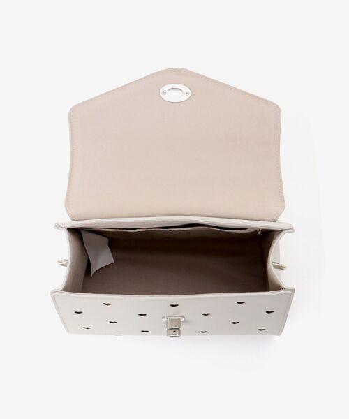 MAJESTIC LEGON(マジェスティックレゴン)の「manyハートハンドバッグ(ハンドバッグ・レディース・アイボリー/ブラック/グレイッシュベージュ・FREE)」の17枚目の写真