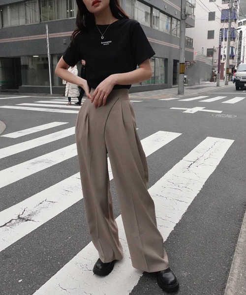 CORNERS（コーナーズ）の「ハイウエストタックパンツ（スラックス・レディース・アイボリー/ブラック/グレー/ベージュ・M/L/S）」の18枚目の写真