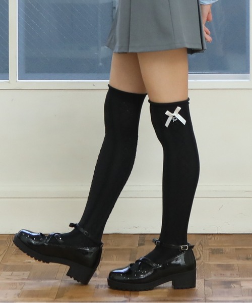 PINKHUNT（ピンクハント）の「PINKHUNT フロート編みニーハイソックス 9128（ソックス/靴下・キッズ・ブラック/ホワイト・21-24cm/17-20）」の2枚目の写真