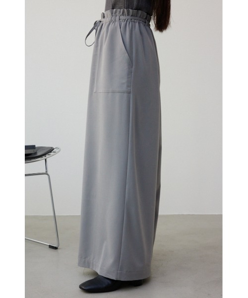 AZUL by moussy（アズールバイマウジー）の「ソフトタッチギャザーワイドパンツ（その他パンツ・レディース・ベージュ/グレー/ブラック・SMALL/MEDIUM）」の9枚目の写真