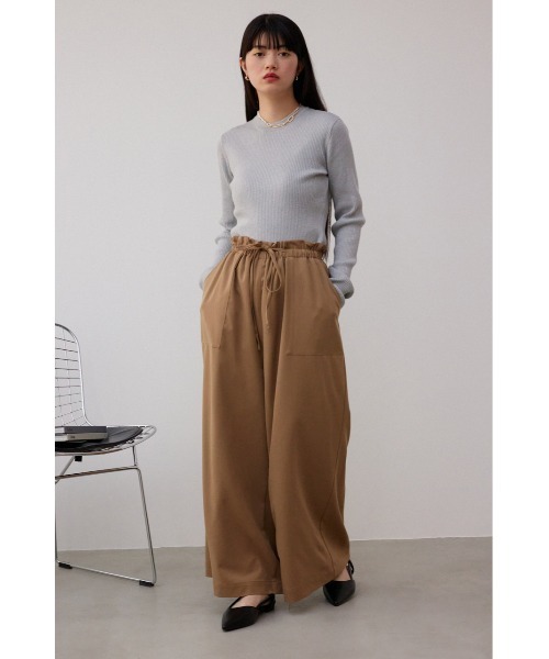 AZUL by moussy（アズールバイマウジー）の「ソフトタッチギャザーワイドパンツ（その他パンツ・レディース・ベージュ/グレー/ブラック・SMALL/MEDIUM）」の17枚目の写真