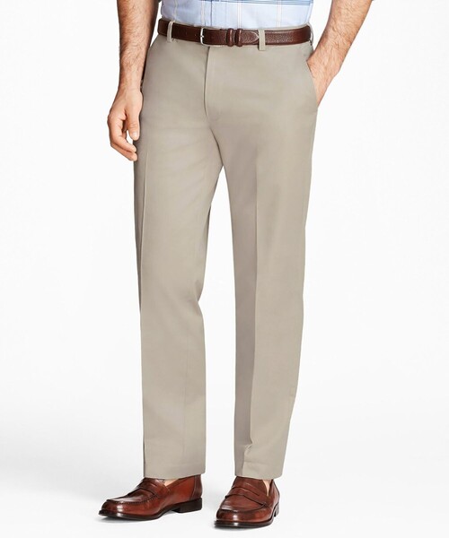 BROOKS BROTHERS（ブルックスブラザーズ）の「ライトウエイト アドバンテージチノ プレーンフロントパンツ SLIM（チノパンツ・メンズ・グレー/カーキ・33inch/31inch/32inch/36inch/34inch/30inch/37inch/38inch/35inch/29inch）」の2枚目の写真