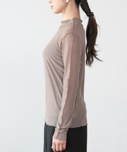 M.deux(エムドゥ)の「《シアーインナートップス》(Tシャツ/カットソー・レディース・ブラック/グレイッシュベージュ・MEDIUM)」の6枚目の写真