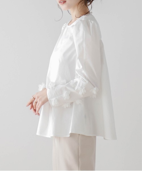 La-gemme(ラジェム)の「フラワースリーブブラウス(シャツ/ブラウス・レディース・ブラック/ホワイト・フリー)」の4枚目の写真