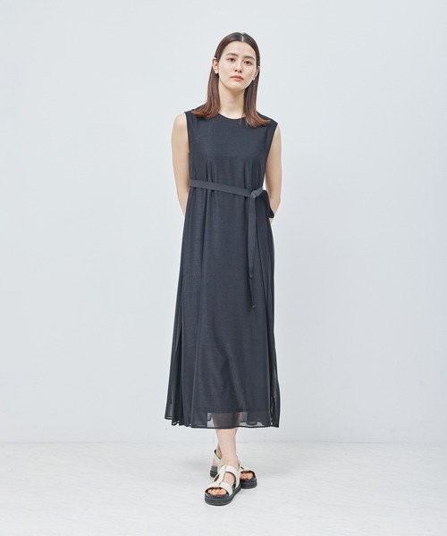 ROPE'（ロペ）の「【新色追加】エスパンディサイドプリーツワンピース【WEB限定/一部店舗限定】【メディア掲載】（ワンピース・レディース・レッド系その他/ベージュ系その他/ブラック/サックスブルー/ワイン/ダークブラウン・FREE）」の17枚目の写真