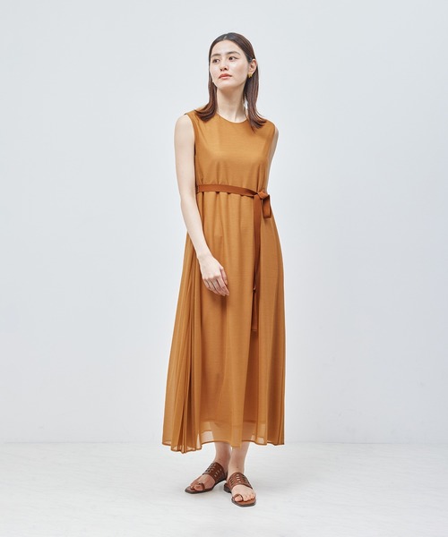 ROPE'（ロペ）の「【新色追加】エスパンディサイドプリーツワンピース【WEB限定/一部店舗限定】【メディア掲載】（ワンピース・レディース・レッド系その他/ベージュ系その他/ブラック/サックスブルー/ワイン/ダークブラウン・FREE）」の19枚目の写真