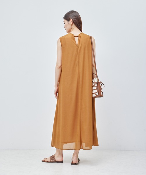 ROPE'（ロペ）の「【新色追加】エスパンディサイドプリーツワンピース【WEB限定/一部店舗限定】【メディア掲載】（ワンピース・レディース・レッド系その他/ベージュ系その他/ブラック/サックスブルー/ワイン/ダークブラウン・FREE）」の20枚目の写真