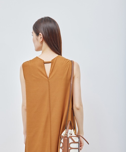 ROPE'（ロペ）の「【新色追加】エスパンディサイドプリーツワンピース【WEB限定/一部店舗限定】【メディア掲載】（ワンピース・レディース・レッド系その他/ベージュ系その他/ブラック/サックスブルー/ワイン/ダークブラウン・FREE）」の15枚目の写真