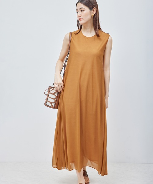 ROPE'（ロペ）の「【新色追加】エスパンディサイドプリーツワンピース【WEB限定/一部店舗限定】【メディア掲載】（ワンピース・レディース・レッド系その他/ベージュ系その他/ブラック/サックスブルー/ワイン/ダークブラウン・FREE）」の7枚目の写真