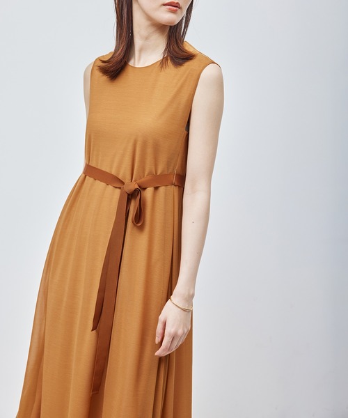 ROPE'（ロペ）の「【新色追加】エスパンディサイドプリーツワンピース【WEB限定/一部店舗限定】【メディア掲載】（ワンピース・レディース・レッド系その他/ベージュ系その他/ブラック/サックスブルー/ワイン/ダークブラウン・FREE）」の8枚目の写真