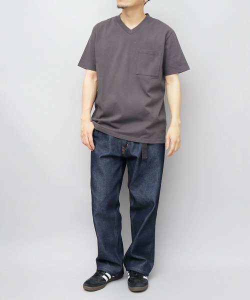Goodwear(グッドウェア)の「7.6オンス USAコットン ポケット付き Vネック 半袖 Tシャツ レギュラーシルエット(Tシャツ/カットソー・メンズ・グレー/ブラック/ホワイト/チャコール/スミクロ・M/L/XL)」の10枚目の写真