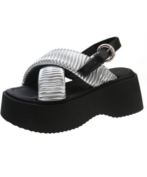 ANOTHER S（アナザーエス）の「クロスデザインギャザー厚底サンダル（サンダル・レディース・ブラック/シルバー/アイボリー・37/38/39）」の6枚目の写真