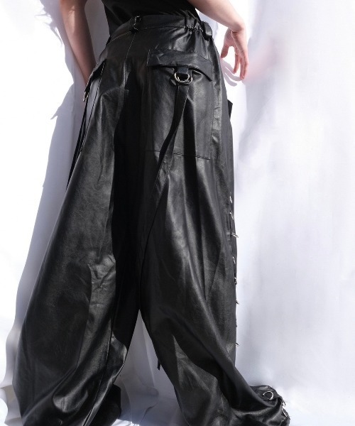 ESQAPE（エスケープ）の「ストリートブランド YRUFO ワイアールユー