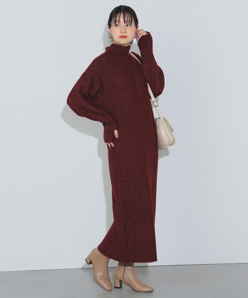 BEAMS HEART（ビームスハート）の「フィンガーホール ハイネック ニットワンピース（手洗い可能）（ワンピース・レディース・ブラック/レッド系その他7/グレー・FREE）」の3枚目の写真