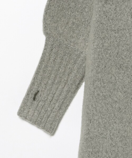 BEAMS HEART（ビームスハート）の「フィンガーホール ハイネック ニットワンピース（手洗い可能）（ワンピース・レディース・ブラック/レッド系その他7/グレー・FREE）」の4枚目の写真