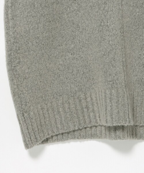 BEAMS HEART（ビームスハート）の「フィンガーホール ハイネック ニットワンピース（手洗い可能）（ワンピース・レディース・ブラック/レッド系その他7/グレー・FREE）」の5枚目の写真