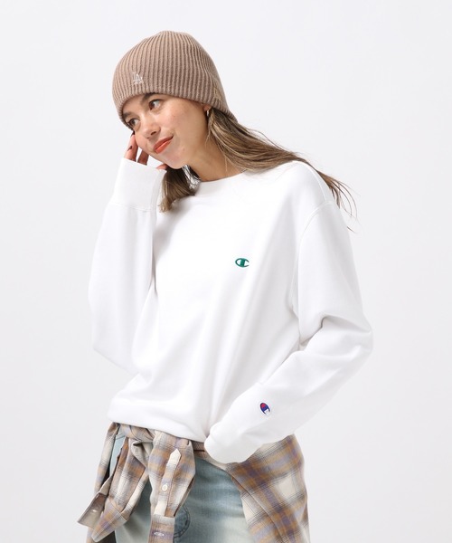 Champion（チャンピオン）の「【Champion】[長いシーズン着られる裏毛素材]刺繍スウェット（スウェット・レディース・オフホワイト/グレー/ナチュラル/グリーン/パープル/オレンジ・FREE）」の2枚目の写真