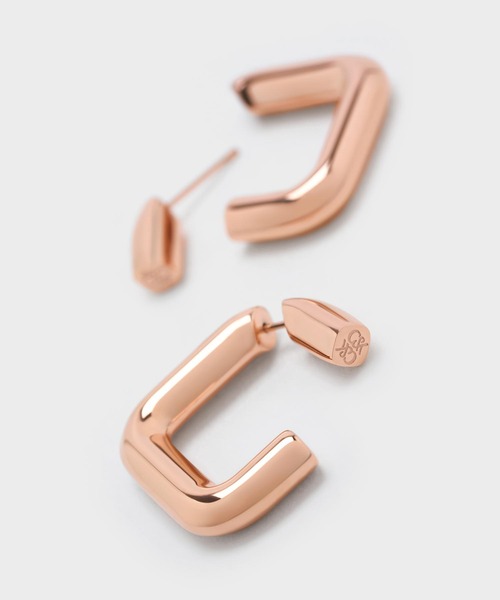 CHARLES & KEITH（チャールズ & キース）の「アンギュラー  フープピアス（ピアス（両耳用）・レディース・シルバー/ゴールド/ゴールド系その他・FREE）」の8枚目の写真
