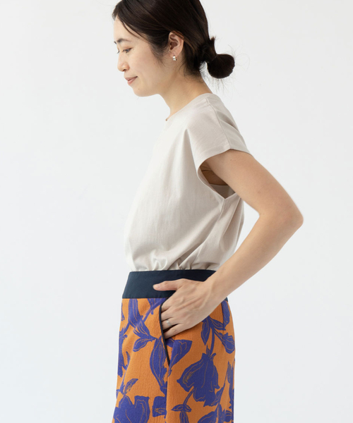 IENA(イエナ)の「《追加3》ラウンドテールプルオーバー(Tシャツ/カットソー・レディース・ベージュ/ホワイト/ブラウン/ブラック系その他・FREE)」の9枚目の写真