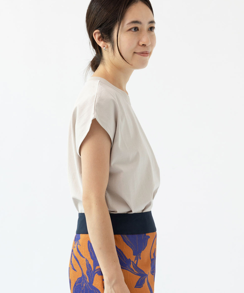 IENA(イエナ)の「《追加3》ラウンドテールプルオーバー(Tシャツ/カットソー・レディース・ベージュ/ホワイト/ブラウン/ブラック系その他・FREE)」の7枚目の写真