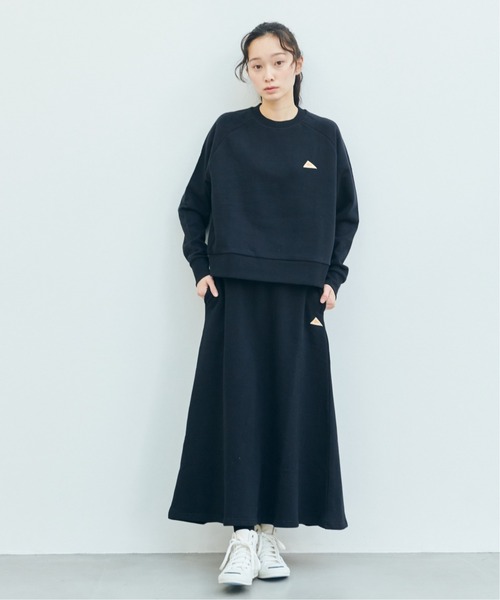 KELTY(ケルティ)の「ワンポイントロゴ クロップド クルーネック(スウェット・レディース・アイボリー/ブラック/ヘザーグレー/バーガンディー/ダークグリーン/ネイビー・FREE)」の12枚目の写真