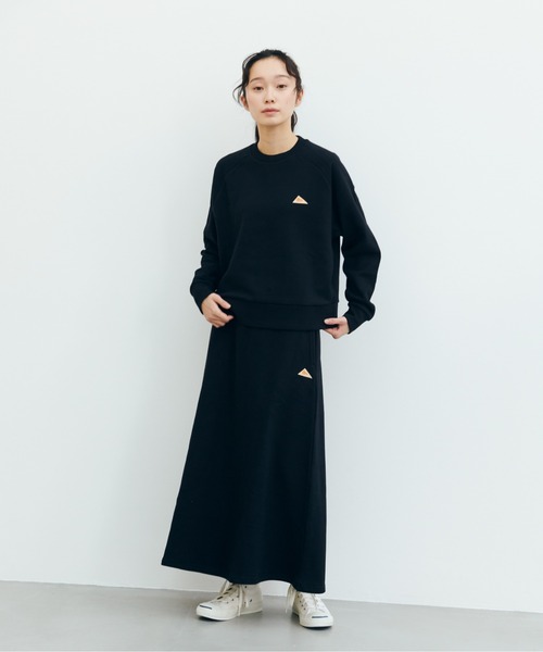 KELTY(ケルティ)の「ワンポイントロゴ クロップド クルーネック(スウェット・レディース・アイボリー/ブラック/ヘザーグレー/バーガンディー/ダークグリーン/ネイビー・FREE)」の7枚目の写真