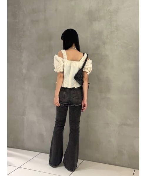 SLY(スライ)の「SHOULDER OPEN SQ PUFF TOPS ショルダー オープン スクエア パフ トップス(シャツ/ブラウス・レディース・アイボリー/ライトブラック/ライトパープル・FREE)」の19枚目の写真
