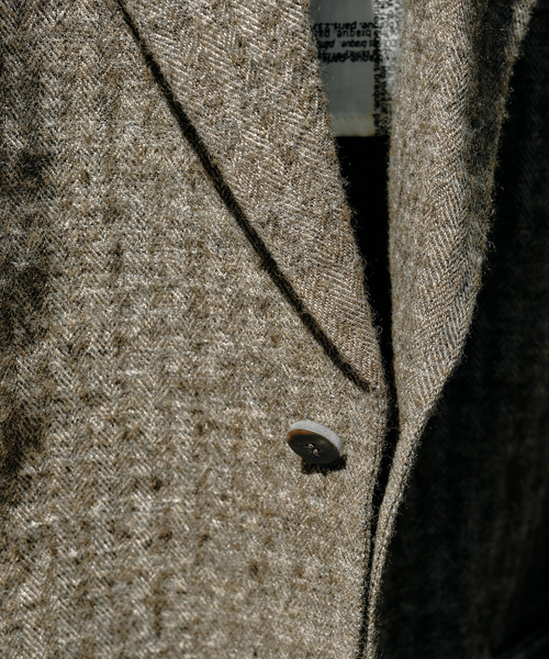 m's braque（エムズブラック）の「Ms BRAQUE for BOUCLE リネンウールヘリンボン 2B ジャケット（テーラードジャケット・メンズ・カーキ・42/40/38）」の18枚目の写真