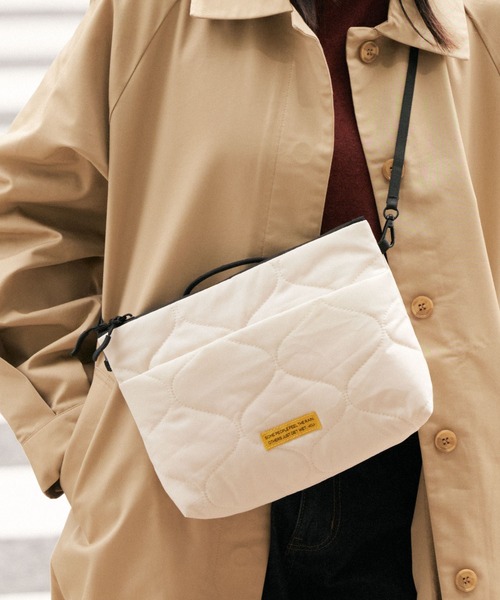 パデッドサコッシュポーチ（ショルダーバッグ）｜KiU（キウ）の