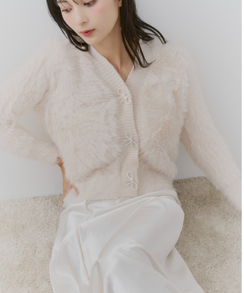 TITTY&CO.（ティティーアンドコー）の「リボンフェイクファーカーディガン（カーディガン/ボレロ・レディース・ベージュ/ピンク/アイボリー・FREE）」の7枚目の写真