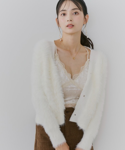 TITTY&CO.（ティティーアンドコー）の「リボンフェイクファーカーディガン（カーディガン/ボレロ・レディース・ベージュ/ピンク/アイボリー・FREE）」の13枚目の写真