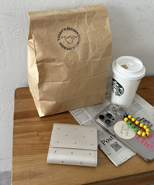 スタッズ三つ折りウォレット（財布）｜DISCOAT（ディスコート）の