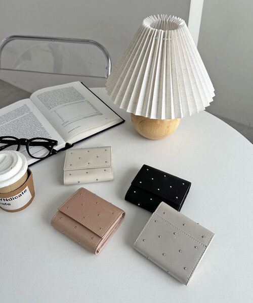 DISCOAT（ディスコート）の「スタッズ三つ折りウォレット（財布・レディース・シルバー/ピンク/ブラック/アイボリー・FREE）」の5枚目の写真