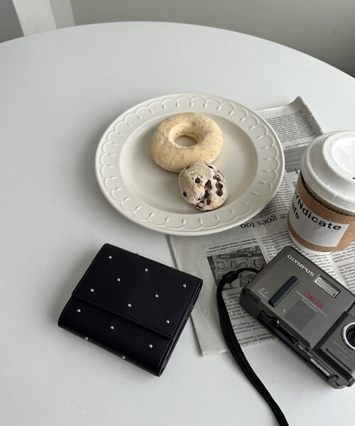 DISCOAT（ディスコート）の「スタッズ三つ折りウォレット（財布・レディース・シルバー/ピンク/ブラック/アイボリー・FREE）」の6枚目の写真