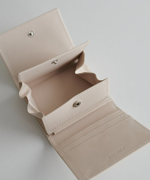 DISCOAT（ディスコート）の「スタッズ三つ折りウォレット（財布・レディース・シルバー/ピンク/ブラック/アイボリー・FREE）」の15枚目の写真