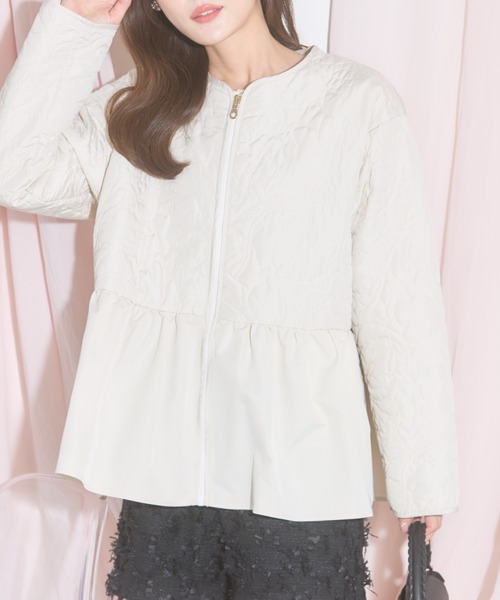 tocco closet(トッコ クローゼット)の「【ZOZO限定】フラワーキルティングタフタショートコート(ナイロンジャケット・レディース・ブラック/オフホワイト・M)」の8枚目の写真