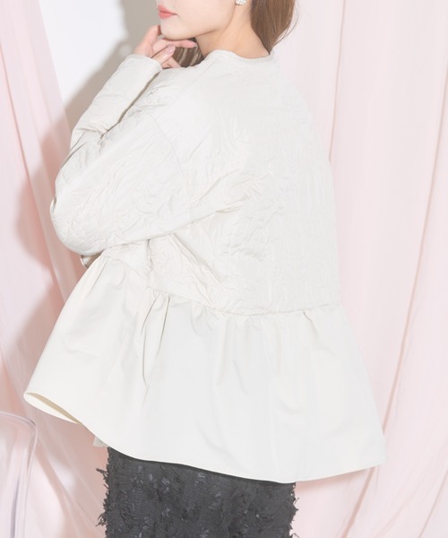tocco closet(トッコ クローゼット)の「【ZOZO限定】フラワーキルティングタフタショートコート(ナイロンジャケット・レディース・ブラック/オフホワイト・M)」の11枚目の写真