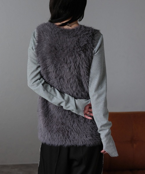 r.（アールドット）の「フェザーヤーン　フロント釦ベスト（ベスト・レディース・オフホワイト/グレー/チャコールグレー・FREE）」の10枚目の写真