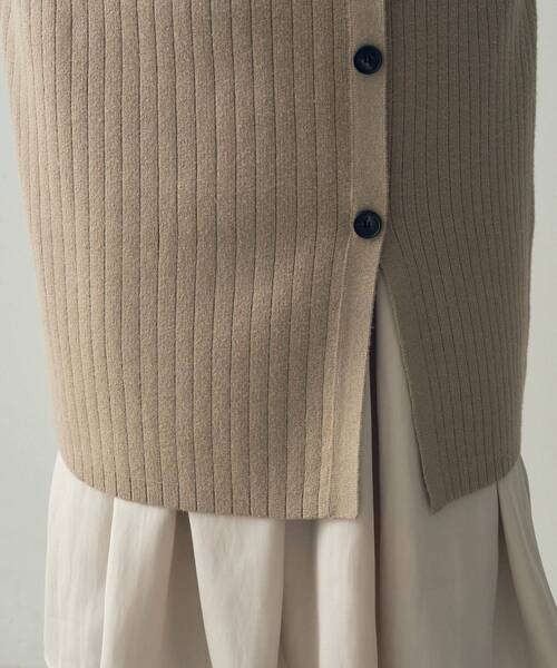 YECCA VECCA（イェッカヴェッカ）の「釦デザインハイネックニットワンピ-ス（ワンピース・レディース・ベージュ/ネイビー/ラベンダー・FREE）」の13枚目の写真