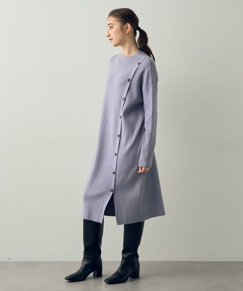 YECCA VECCA（イェッカヴェッカ）の「釦デザインハイネックニットワンピ-ス（ワンピース・レディース・ベージュ/ネイビー/ラベンダー・FREE）」の22枚目の写真