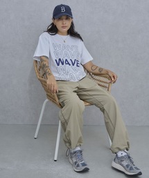 WAVE CITY（ウェイブシティ）の「【WAVECITY/ウェイブシティ】WAVE CITY  Continuos logo Tee/コットン100％ユニセックスWAVE ロゴデザインTee（Tシャツ/カットソー）」