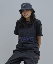 WAVE CITY（ウェイブシティ）の「【WAVECITY/ウェイブシティ】WAVE CITY  Continuos logo Tee/コットン100％ユニセックスWAVE ロゴデザインTee（Tシャツ/カットソー）」