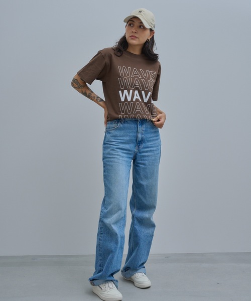 WAVE CITY(ウェイブシティ)の「【WAVECITY/ウェイブシティ】WAVE CITY Continuos logo Tee/コットン100%ユニセックスWAVE ロゴデザインTee(Tシャツ/カットソー・メンズ・ブラック/ブラウン/ホワイト・X-LARGE/LARGE/MEDIUM)」の6枚目の写真