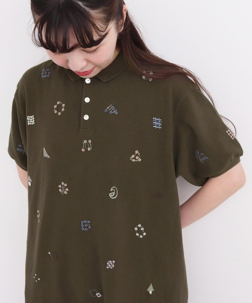 l'atelier du savon(アトリエドサボン)の「まるさんかくしかく刺繍 ポロシャツワンピース(ワンピース・レディース・カーキ/オフホワイト・FREE)」の6枚目の写真