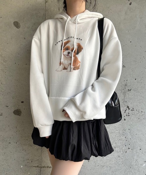 merrylatte(メリーラテ)の「子犬デザインプリントパーカー(パーカー・レディース・ホワイト・MEDIUM/LARGE)」の1枚目の写真