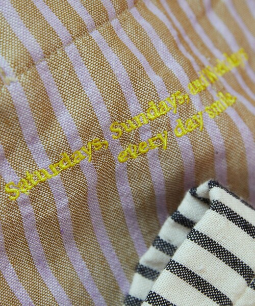 Freada(フリーダ)の「beej/ビージ Stripe Fabric Big tote bag/ストライプ ファブリック ビッグトートバッグ 限定展開(トートバッグ・レディース・ブラック/マスタード・ONE SIZE)」の5枚目の写真