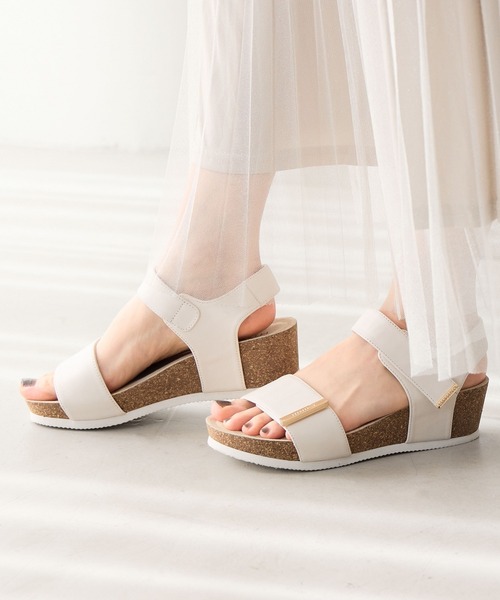 HIMIKO(ヒミコ)の「【HIMIKO】メタルパーツスポーツサンダル/651203(サンダル・レディース・キャメル/ブラック/アイボリー/シルバー・23.0cm/26.0cm/21.5cm/22.0cm/22.5cm/23.5cm/24.0cm/24.5cm/25.0cm/25.5cm/26.5cm)」の7枚目の写真