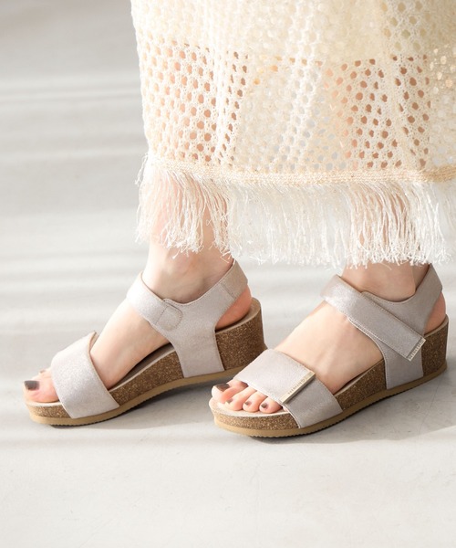 HIMIKO(ヒミコ)の「【HIMIKO】メタルパーツスポーツサンダル/651203(サンダル・レディース・キャメル/ブラック/アイボリー/シルバー・23.0cm/26.0cm/21.5cm/22.0cm/22.5cm/23.5cm/24.0cm/24.5cm/25.0cm/25.5cm/26.5cm)」の16枚目の写真