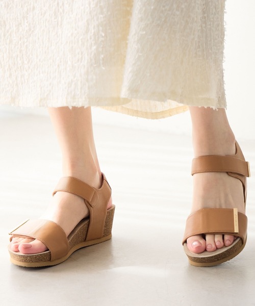 HIMIKO(ヒミコ)の「【HIMIKO】メタルパーツスポーツサンダル/651203(サンダル・レディース・キャメル/ブラック/アイボリー/シルバー・23.0cm/26.0cm/21.5cm/22.0cm/22.5cm/23.5cm/24.0cm/24.5cm/25.0cm/25.5cm/26.5cm)」の11枚目の写真