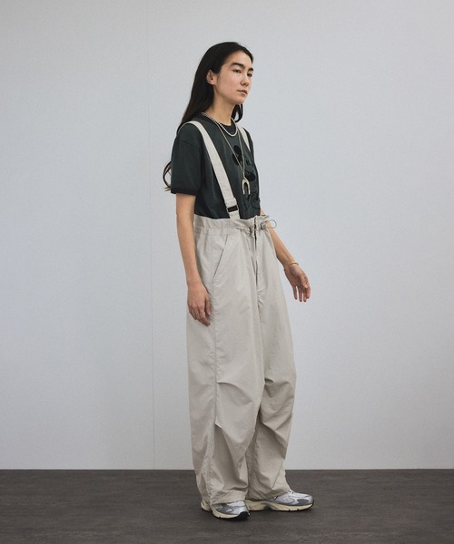 SALON adam et rope'(サロン アダム エ ロペ)の「【ZOZOTOWN限定】サスペンダーハイウエストミリタリーパンツ(その他パンツ・レディース・ライトグレー/ブラック/カーキ・S/M/L/XS)」の12枚目の写真